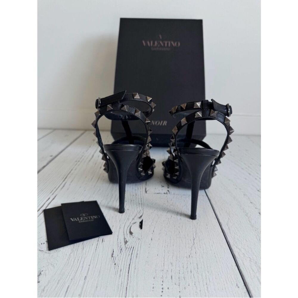 Valentino Garavani - Matte Black Rockstud Leather Pumps - Picture 4 of 7